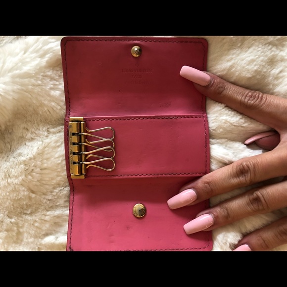 Louis Vuitton four key holder - Picture 2 of 4